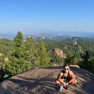 Meet your Posher, Adrienne